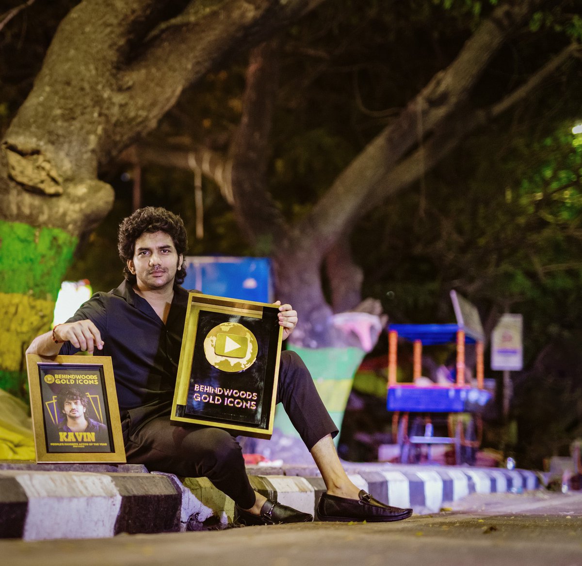 Kavin_m_0431's tweet photo. Dedicating this award to my dear friend Mani. Also, to EVERYONE who are pushing hard, giving their best sincerely and believing that one day will be theirs too!

Thank you @behindwoods , Shoba mam &amp; my Dada team 🙏🏼

📸 @arun_capture1 🤗 https://t.co/B2CXRRujsZ