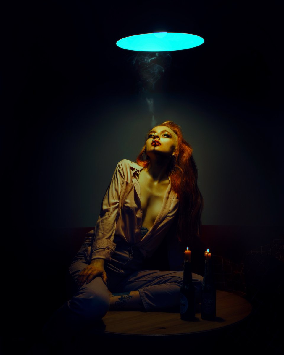 Good morning fam❤️
Have a great day 

Self portrait “Quiet evening” is available 

foundation.app/@milavoev/with…