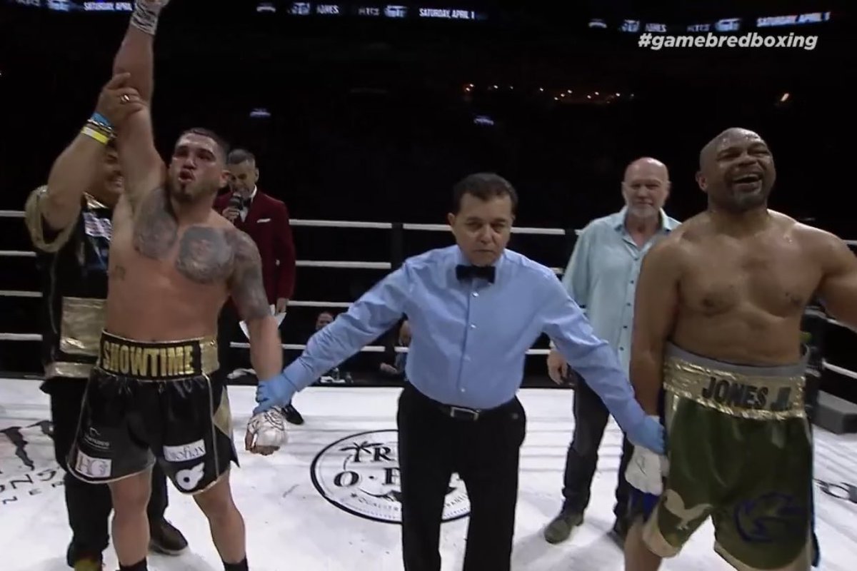 mma_bg's tweet photo. Антъни Петис победи Рой Джоунс мл! #Gamebredboxing https://t.co/5iaUp3n6MA