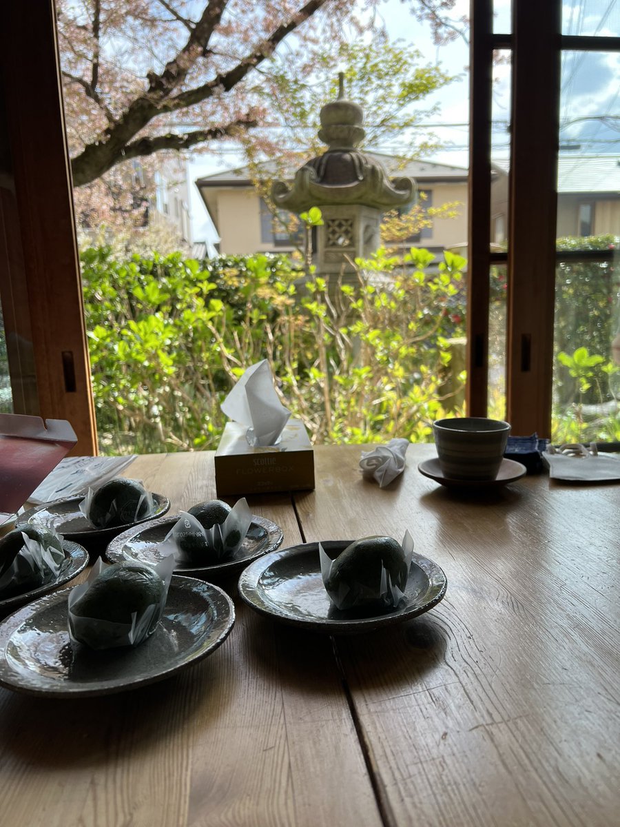 京都　とある屋敷で花見 知る人ぞ知るわらび餅らしい