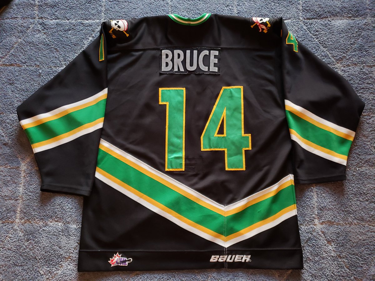 2RogueDubRacks's tweet photo. Jersey of the week is from @PARaidersHockey. This 2000-01 black was worn by winger Kyle Bruce. This is one of the longest hanging members of the racks, having been acquired from the team at the end of that season. https://t.co/1AGbgiGBji