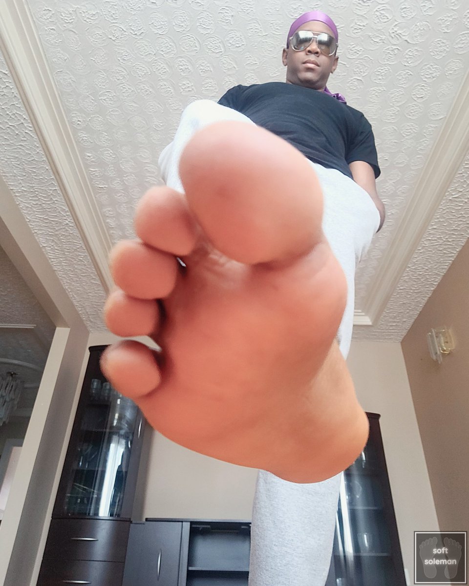 softsoleman's tweet photo. #softsoleman #giantfetish #gรฉant #macrophilia #macrophile #macro #footfetish #footdomination #malefeet #malesoles #gianthand #giantsoles #giantfeet #giantpov #giantview https://t.co/9li6JQnxfD