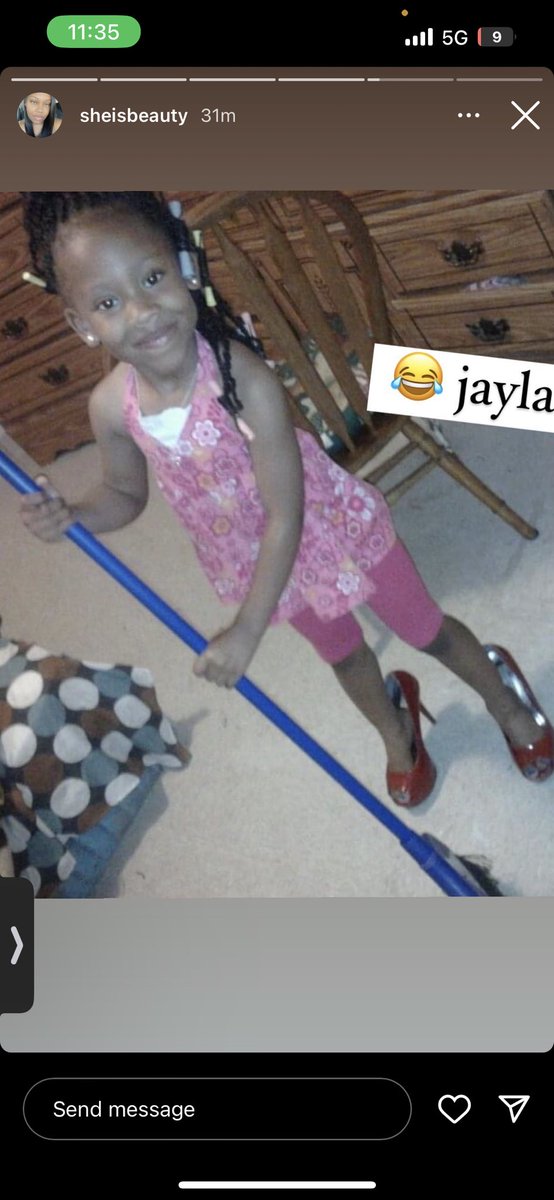 she loves embarrassing me🙄🙄💝.