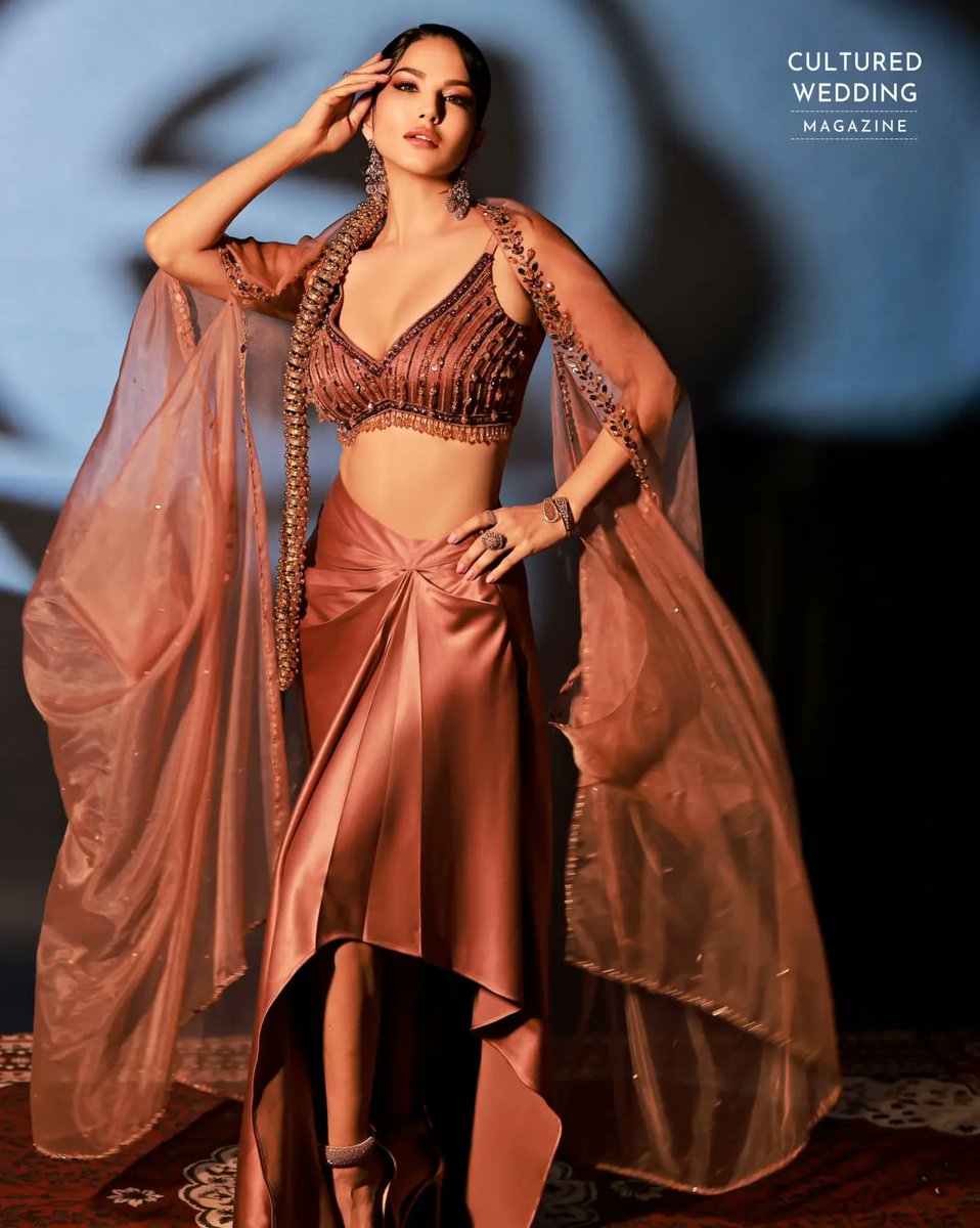 youglebollywood's tweet photo. Gorgeous @SunnyLeone for #culturedwedding ❤️🔥😍

#Sunny #sunnyleonefans #sunnyleone #sunnyleonehot #sunnyleonefc #sunnyleoneofficial #Glamdom #Bollywood #ActressHot #YougleBollywoodFandom https://t.co/uEErEc6SOt