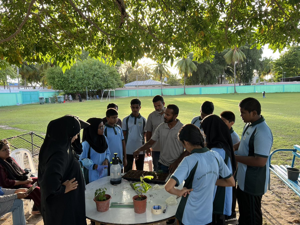 dhanduveriya_jr's tweet photo. Teach them from the beginning !!
Information session for @seenuatollschool  agricultural club students.
#Growwithooredoo  #addumeedhoo https://t.co/RiG8GO0DMw
