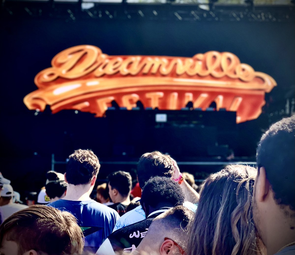 E_RoyHistorian's tweet photo. What a day. Really appreciated @lute_west9 talking about his struggles with anxiety so candidly on stage. @Bas , @JIDsv , @Drake , and @JColeNC  tomorrow! @Dreamvillefest https://t.co/aE6Mq2mm38