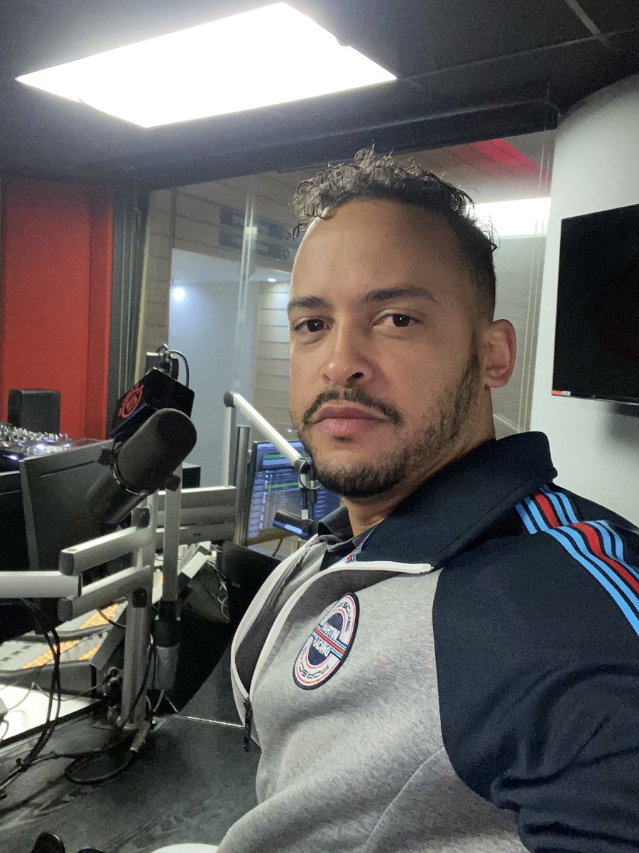 avonmiddleton's tweet photo. I’m chatting cars on @5FM with @dj_tshepi_ and @aaron_masemola @YangaMjolii
#TopGearSA #F1 https://t.co/IiIDkTerxD