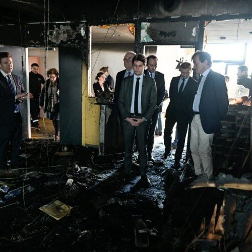 lordramjai4c's tweet photo. JUST IN: 🇫🇷 Tax center set on fire last night in France.
#France #taxcenter https://t.co/849xHMvwKF