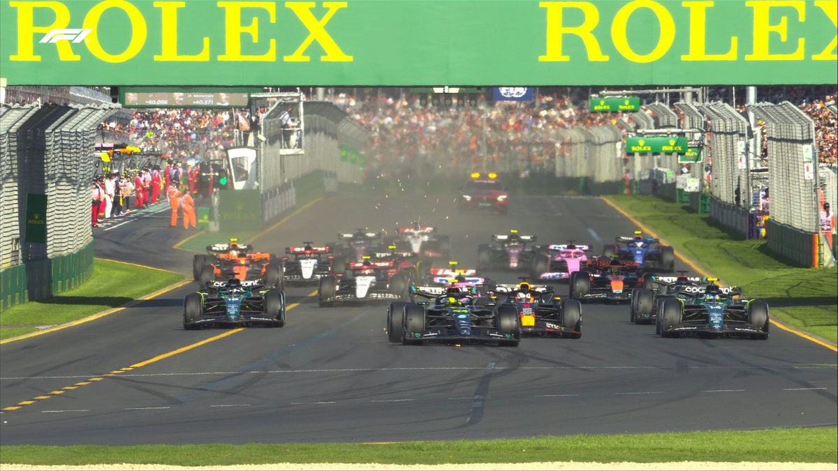 F1's tweet photo. LAP 10/58 

IT'S LIGHTS OUT DOWN UNDER!!! 

Lewis Hamilton retains the race lead, and Gasly moves into P4! 

#AusGP #F1 https://t.co/6rSBkgP4uj