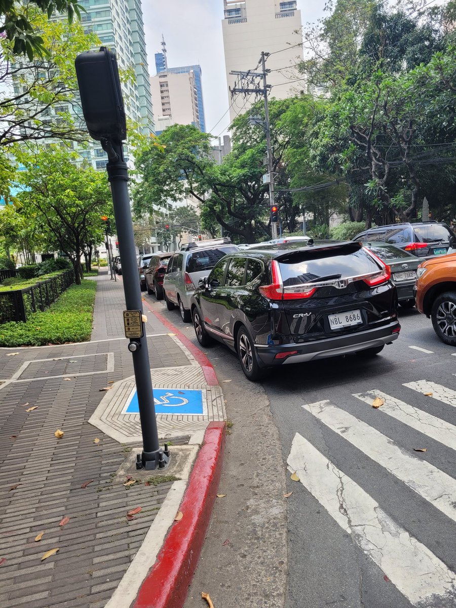 duckses's tweet photo. Makati weekend parking shaming thread. Will add to this every week. https://t.co/Rw8lFhmBPX
