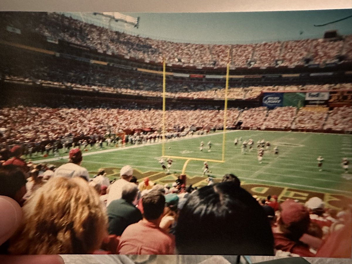 This is what the stands look like in the beginning Snyder years. This was the Steve Spurrier era. I hope we get back to this! #HTTR