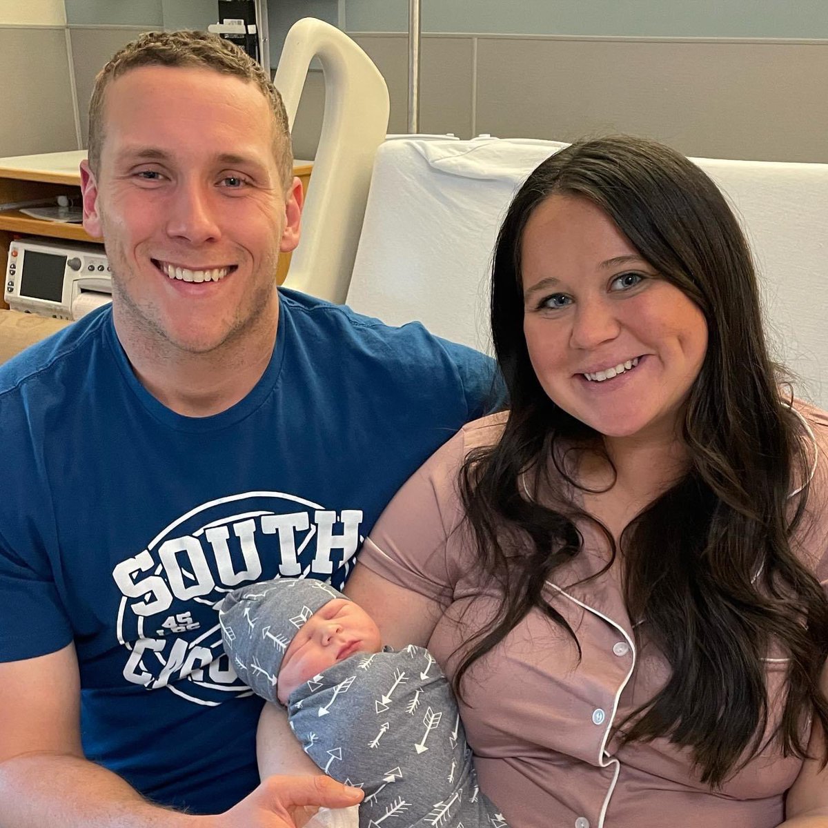 BSHS_Volleyball's tweet photo. BIG congratulations to 2 of our very own (now 3🥰) at BSHS! We are so happy for you @Kendall1296 &amp; @Coach_DavisJ! Baby Ty is going to be the best bulldog, EVER! ❤️🐾🖤 https://t.co/KOSRcElEhm