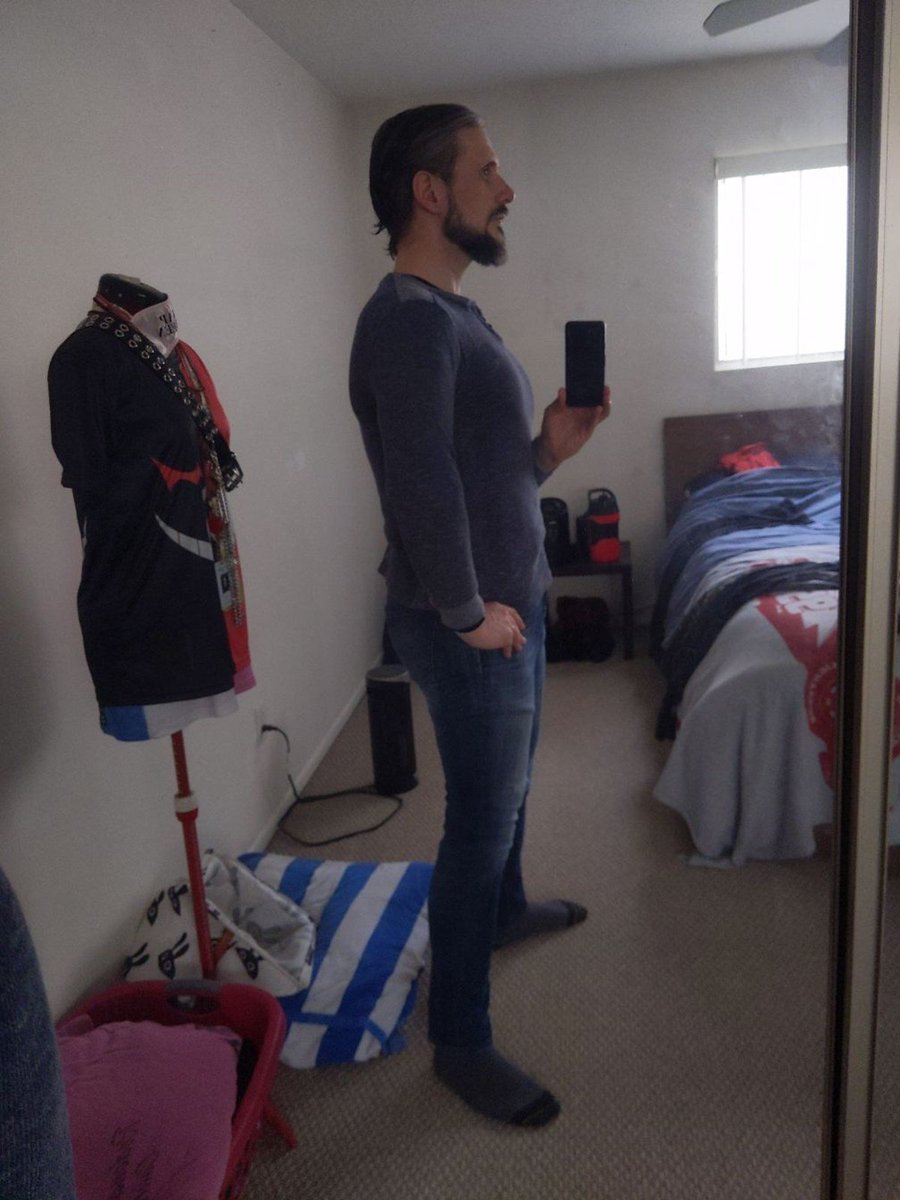 FlamingMonocle's tweet image. Today marks my first year of doing @DDPYoga.

360+lbs to 217lbs as of today.

Barely able to stand and walk after injuring myself, but now just finished walking 20+ miles this weekend, plus three workouts!

Thanks @RealDDP. 

The journey doesn&apos;t stop here!

#DDPY #EvilTV