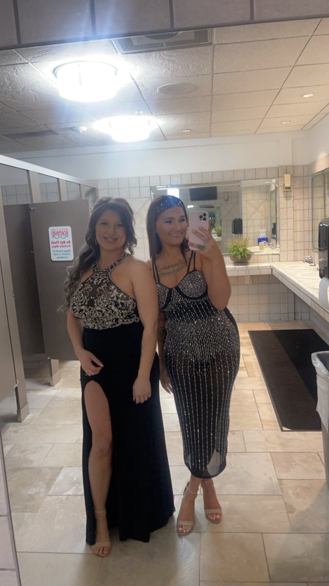 BranfordSamii's tweet photo. #smileyprom https://t.co/tc0dVm9CrK