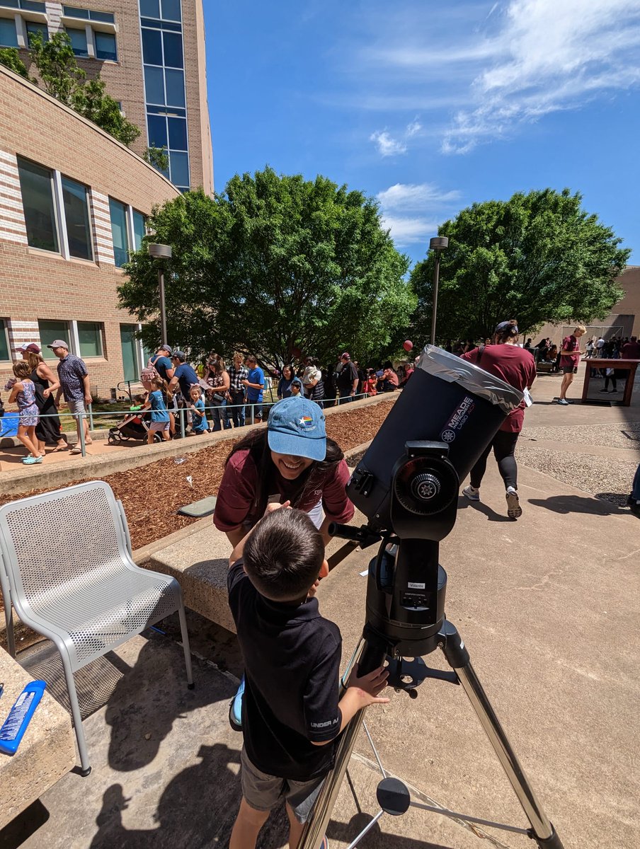 Cosmic_DiMi's tweet photo. Had an amazing time at TAMU Physics and Engineering Festival doing solar observation and explaining these amazingly curious kids about solar flares and sunspots! 
@TAMUPhysAstr @TAMU https://t.co/dOenZsHg88