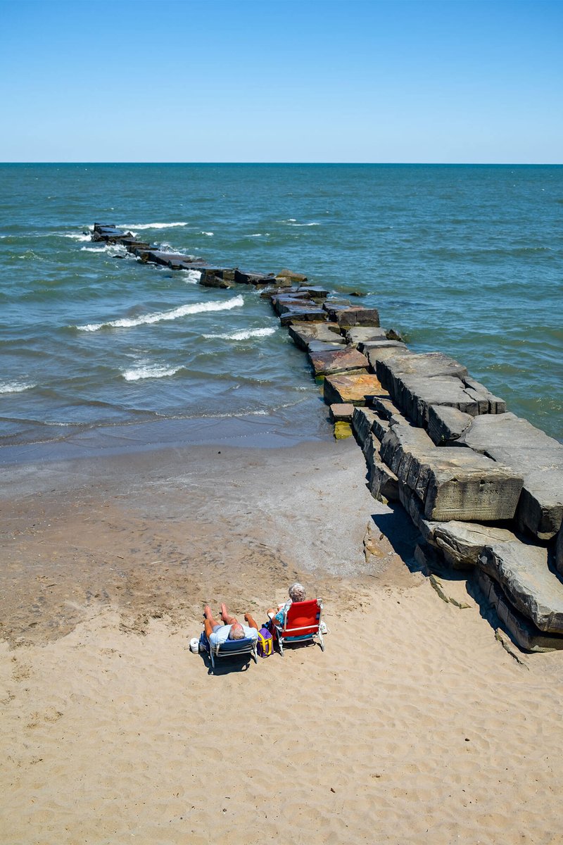Shields_Media's tweet photo. One of my favorite places in Cleveland is Huntington Beach in Bay Village! In the summer my friends and I would go there and swim for hours. I honestly just enjoy the lake in general but this spot is very special to me 🥰#CSUCOM464 https://t.co/vEf8bfDx3p