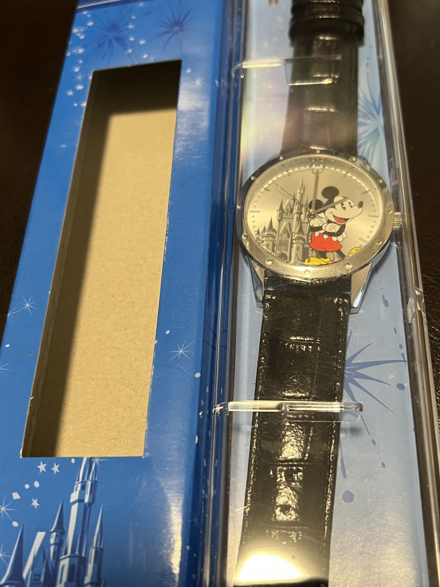 TeriE's tweet photo. NEW IN ORIGINAL #DISNEYPARKS BOX #VINTAGE Disney Mickey Mouse Unisex Watch Castle Limited Release #Mickeymouse #disneywatch #disneygifts #mickeymousewatch #Mickey #WDW #disneyjewelry #ebayfinds #UnisexWatch #vintagedisneyworld #ebayfunfinds https://t.co/JxvHoYt9Os #eBay @eBay https://t.co/91HSZTWrl5
