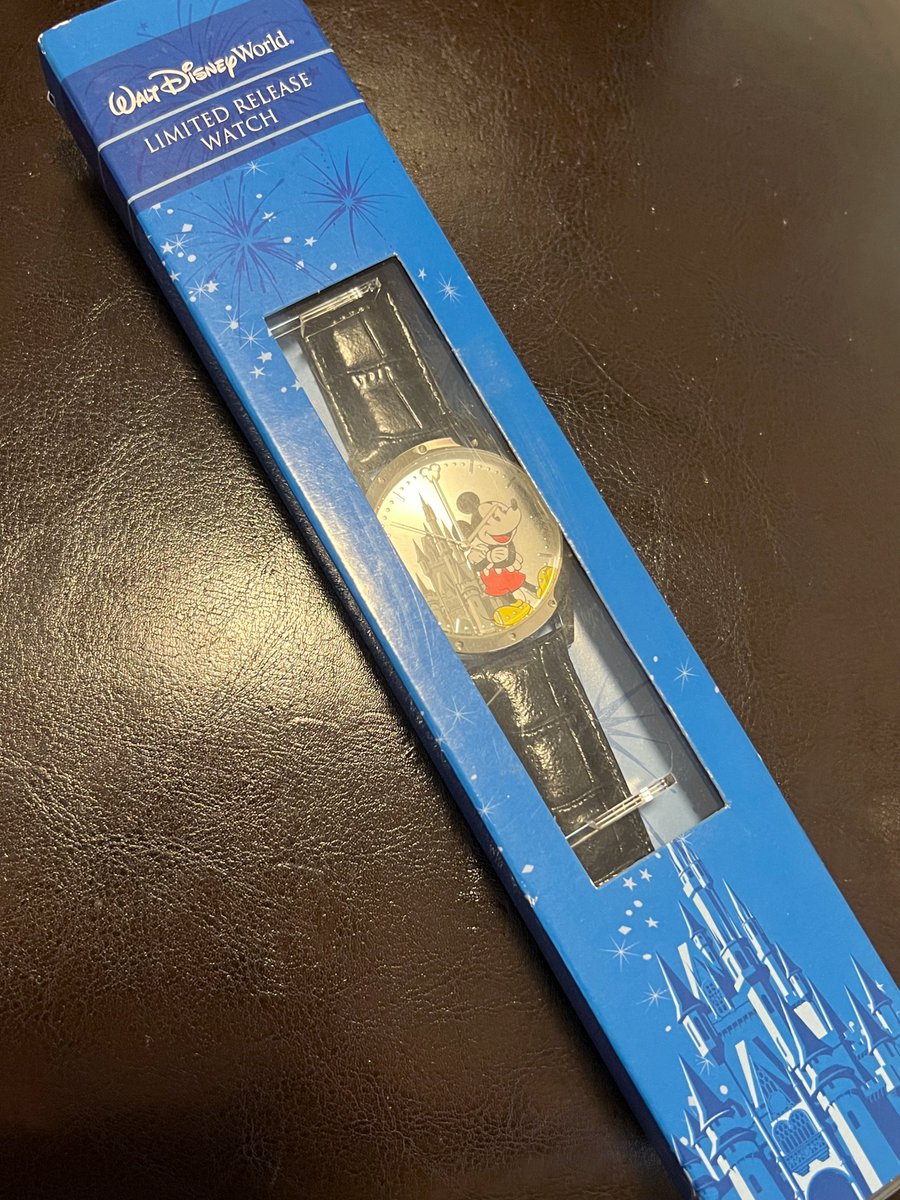 TeriE's tweet photo. NEW IN ORIGINAL #DISNEYPARKS BOX #VINTAGE Disney Mickey Mouse Unisex Watch Castle Limited Release #Mickeymouse #disneywatch #disneygifts #mickeymousewatch #Mickey #WDW #disneyjewelry #ebayfinds #UnisexWatch #vintagedisneyworld #ebayfunfinds https://t.co/JxvHoYt9Os #eBay @eBay https://t.co/91HSZTWrl5