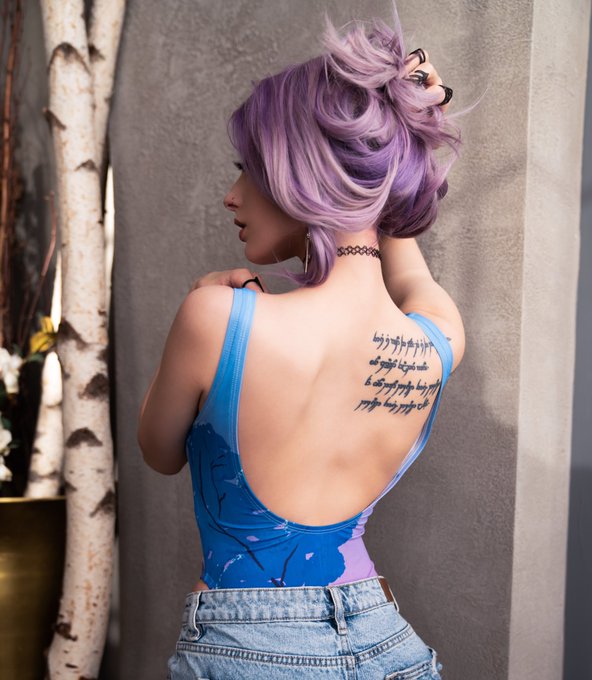 Look at my back 😌 https://t.co/9iECH6FyKS