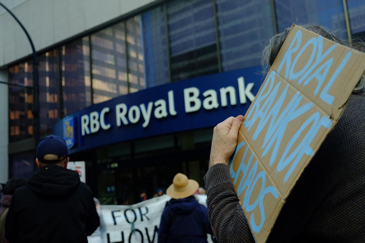 Amazing day of action across the country. 
Looking at you, @rbc and everyone who has their money with them. 
#FossilFoolsDay #FossilFuels #divestment