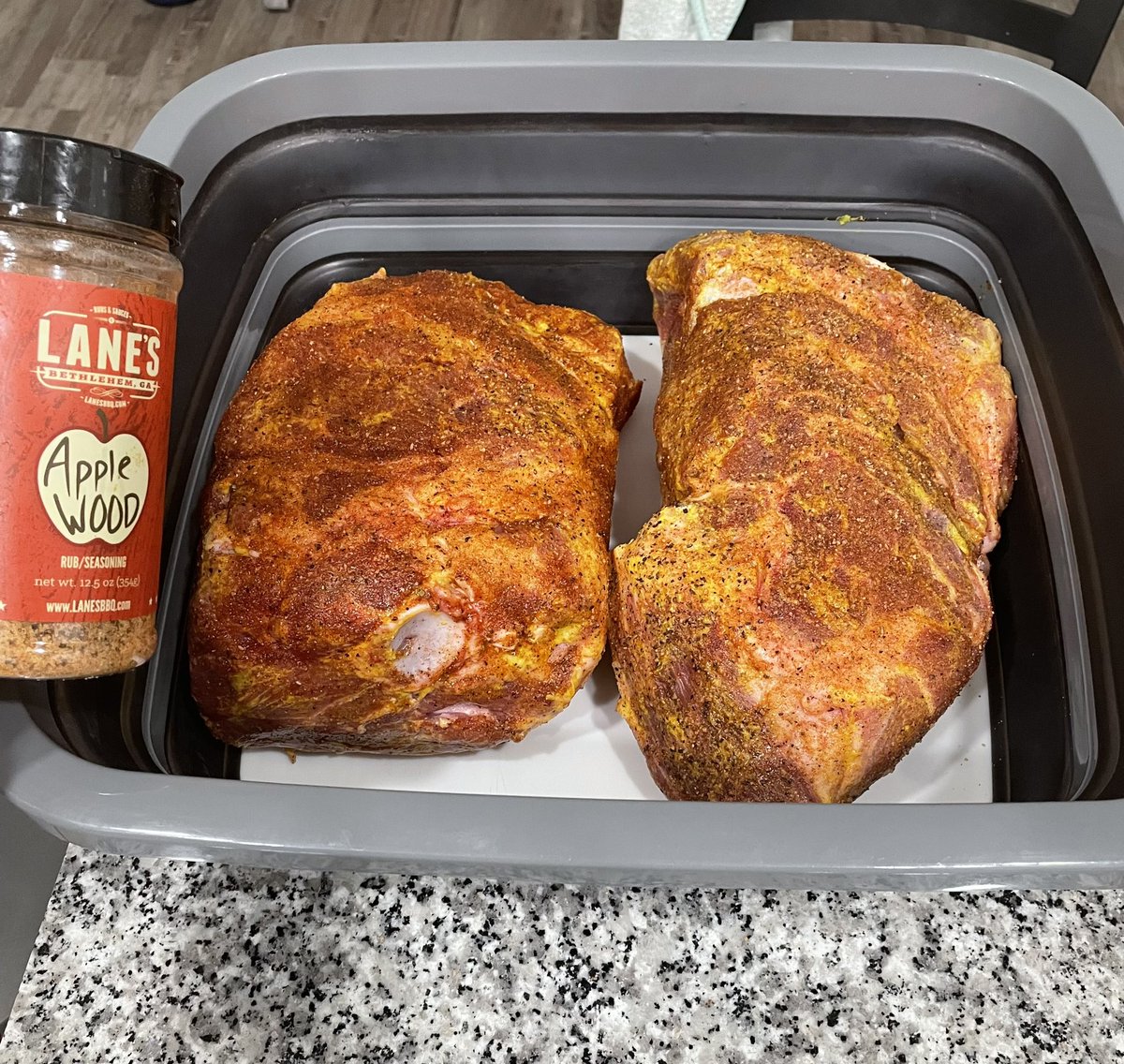 These two are getting tucked in tight with their <a href="/LanesBBQus/">Lane’s</a> Applewood rub so they can wake up early and turn into pulled pork for a baby shower 👶🏼