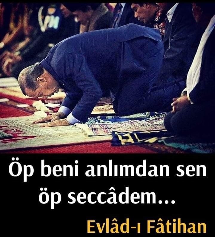#ErdoğanYineKazanacak
14 MAYIS  ZAFER MÜSLÜMANLARIN OLACAK
Bu seçim Seccâde'ye ayakkabılarıyla ayak basanlarla Seccâde'nin üstünde secde edenlerin seçimidir
Bizim oyumuz! Seccâde'ye ayakkabıyla basana değil Seccâde'sini serip huzurda namâzını kılıp Rabb'ine duâ eden Adama
☝️☝️☝️