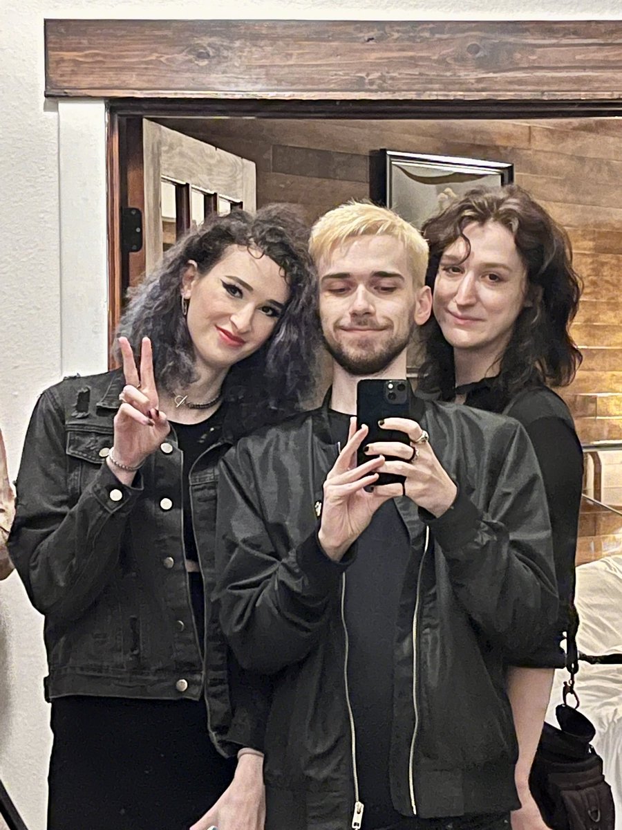 shrimpexe's tweet photo. I never take enough pictures on these trips https://t.co/uN1TSVAEqN