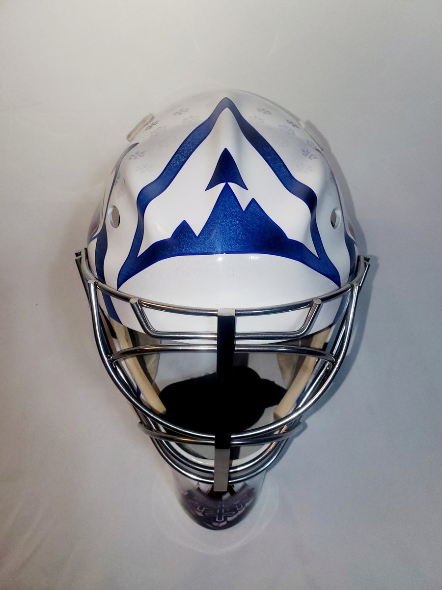 PalmateersM's tweet photo. Got my rec league Avalanche mask done up this past weekend by the great crew at @mask_wraps in Mississauga. Absolutely beautiful job fellas, even if it's not a @MapleLeafs mask. 😋
Record is 1 and 1 with a 2.50 GAA so far with the new artwork.  #MaskWrap  #HockeyTwitter https://t.co/R3ouECINKr