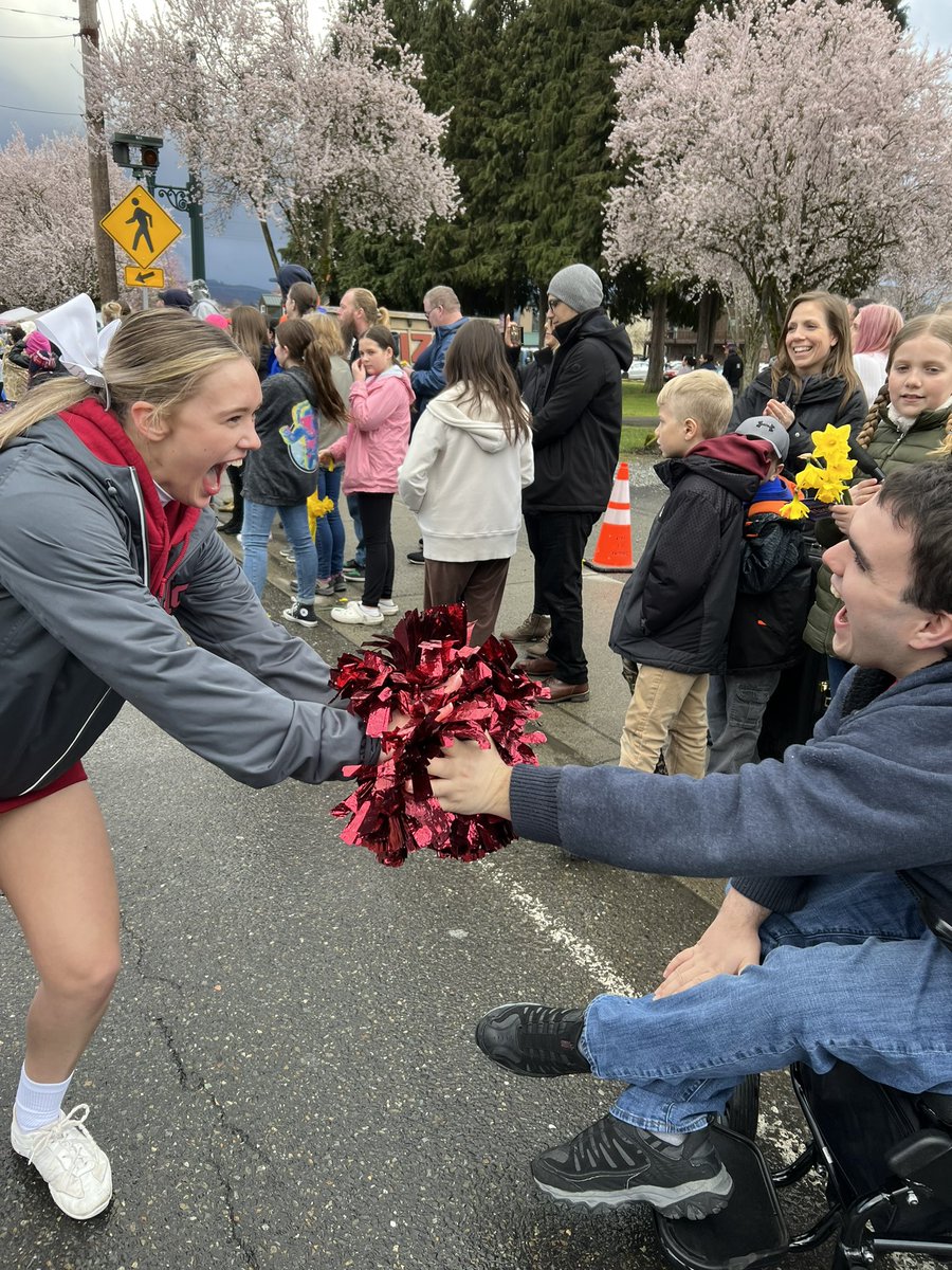 ‘23 Daffodil parade was beautiful and amazing! So fun to see the big crowds back!