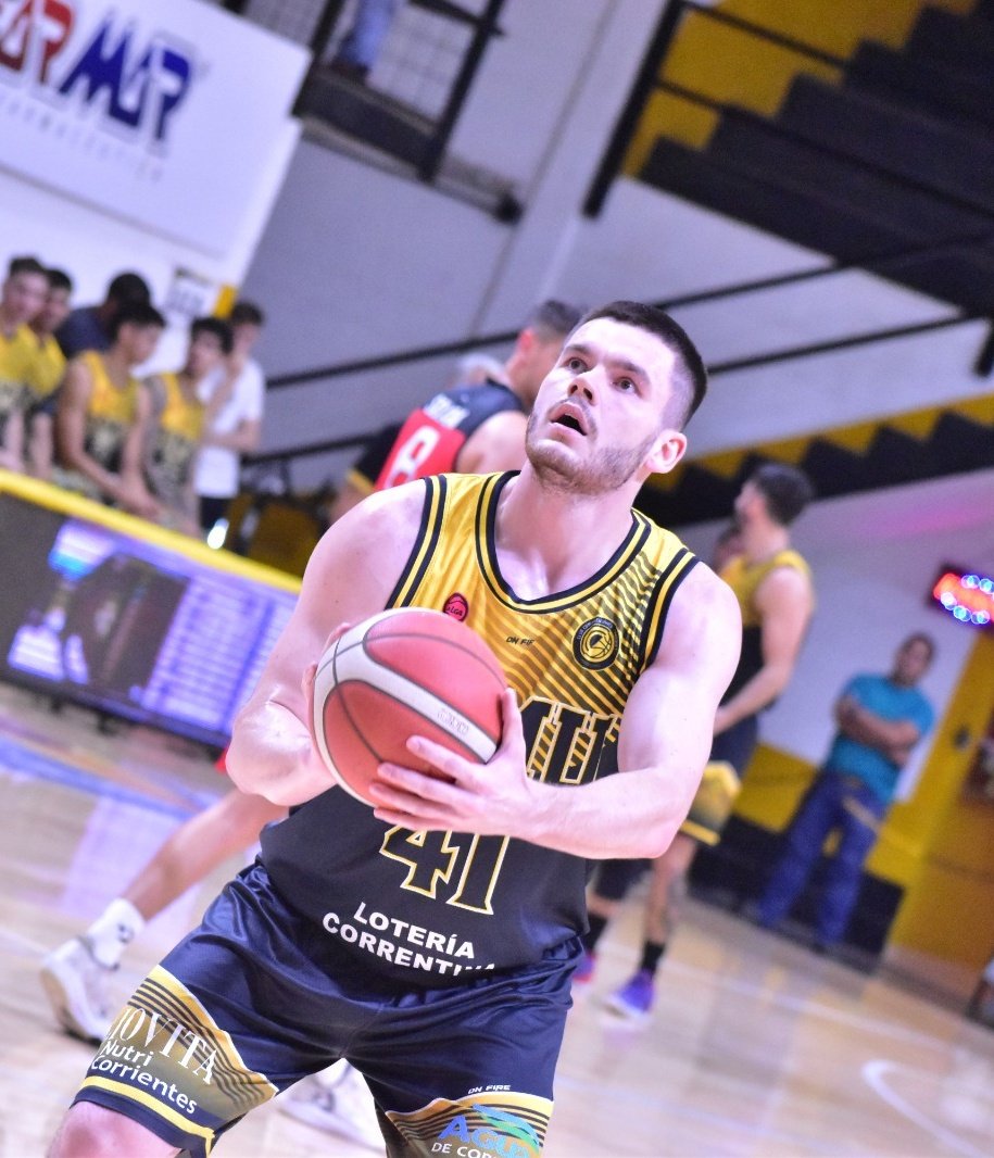 comumercedes's tweet photo. #LNB 🏀 ¡Final del partido!
🟡⚫️ Comunicaciones 67 (Vorhees 13)
⚪️🔴 San Martín 83 (Solanas 26)
#VamosComu 💛🖤🐊 https://t.co/gFBAdqPyoh