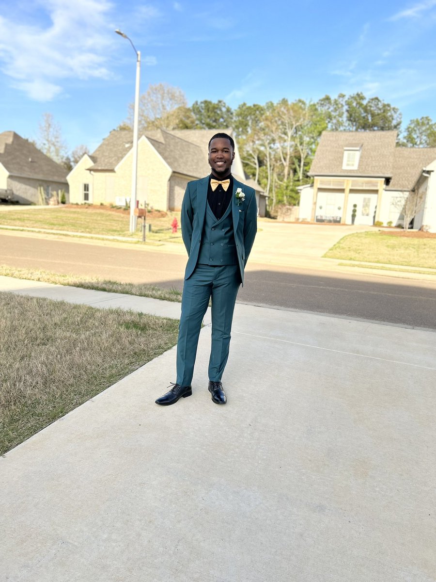 RHSbandms's tweet photo. #seniorprom #classof2023 #rhstitans💙 https://t.co/k8gMJ2Xtvz