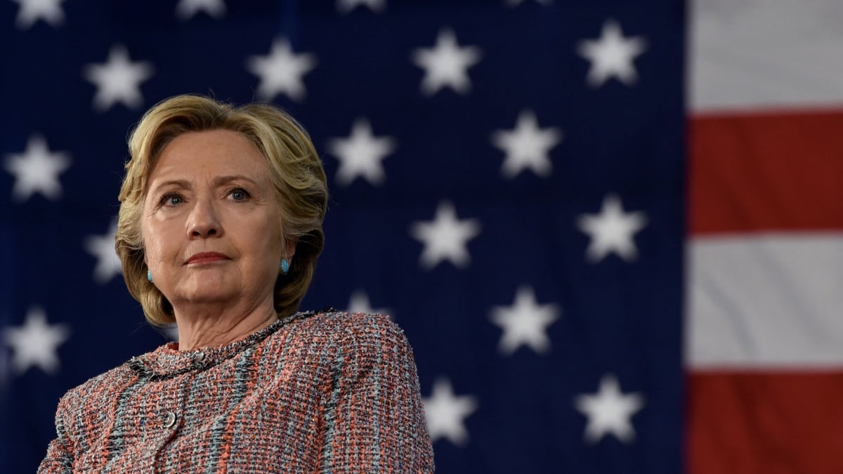 Feminist Facebook group Pantsuit Nation is abruptly shut down dlvr.it/SlrvXR