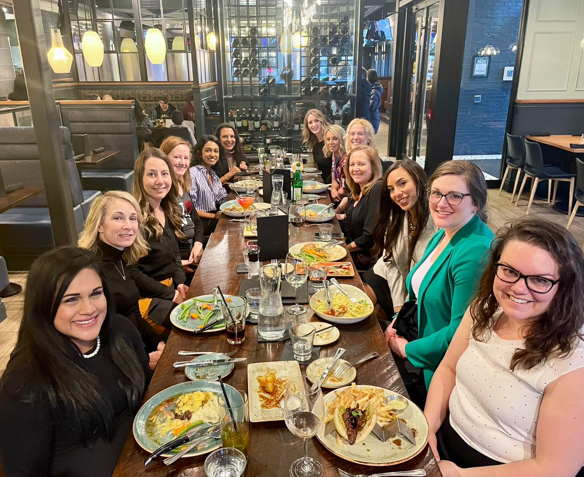 CdnPharmChief's tweet photo. What a great finish to another awesome PharmacyU conference! It was such a treat to be in the company of so many outstanding female #pharmacy leaders! https://t.co/WCGpicySJR