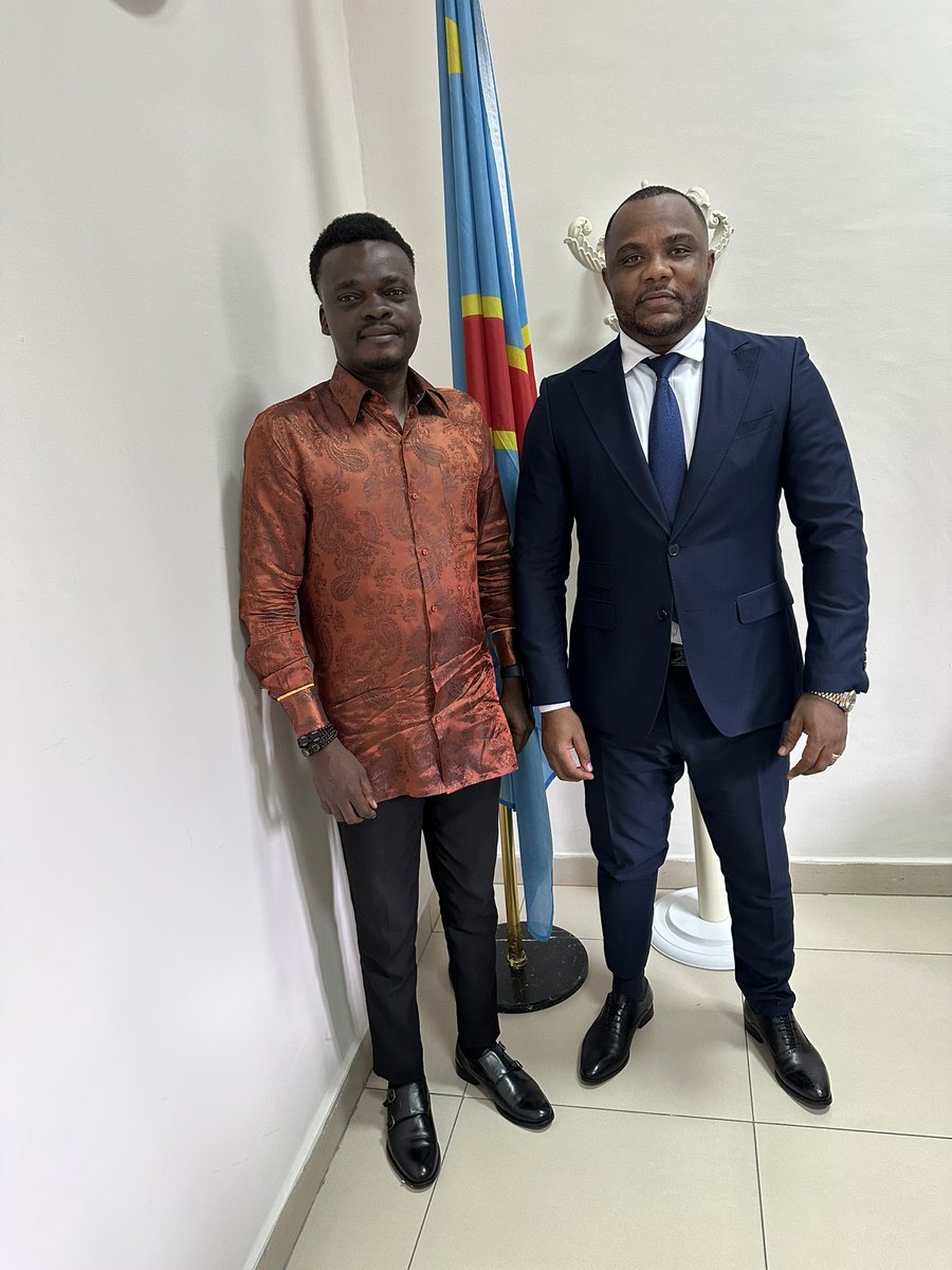 kakese_leon's tweet photo. #RDC La violence est une forme de faiblesse dit-on ! 
Soutien total au Président du CSAC .@CBosembe https://t.co/uZS4hBncAo