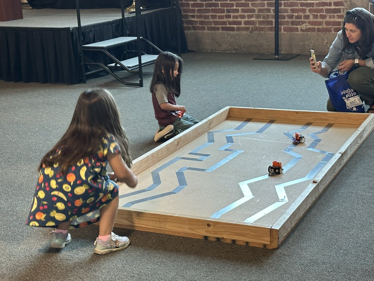 RudyChem's tweet image. If we want children to enjoy learning, STEM, CS and art should be a priority at an early age and through out their school experience. We have to encourage their sense of wonder, creativity, computational thinking. #MakerHoopla #microbitchampions @microbit_edu #CSEverywhere