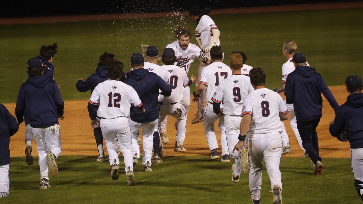 ETHAN_RECLAIM's tweet photo. BASE: The thrill of a @UTMBase walkoff victory in OVC play!

Tip of the cap to Mac Danford, who laced his 7️⃣th hit of today's doubleheader against SIUE for a walk-off winner in the doubleheader nightcap 💪

#MartinMade | #OVCit | #OVC75 https://t.co/p10akUy5tI