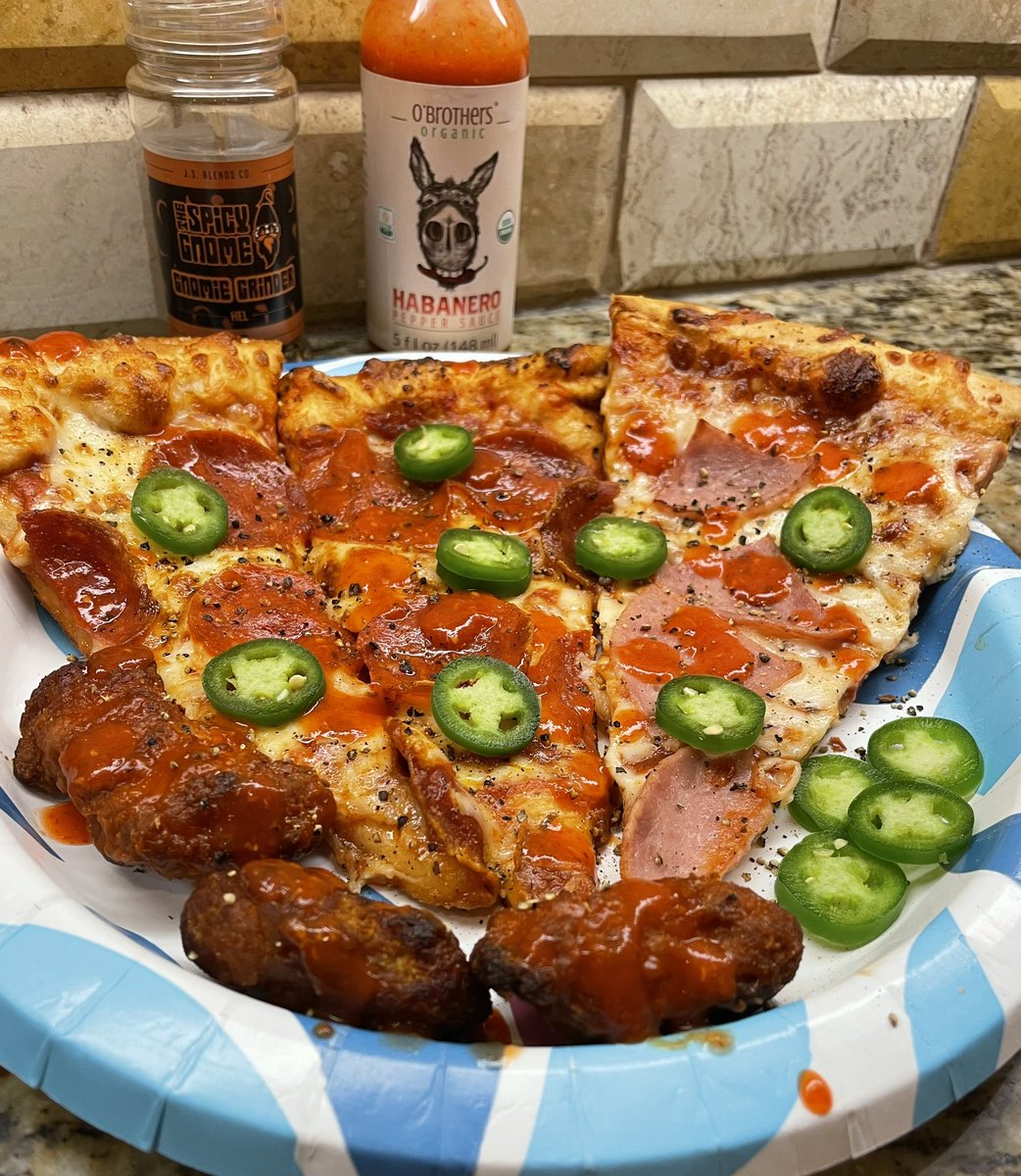StewsSauce's tweet photo. Tonight is @CicisOfficial 👊🏼💥
@thespicygnome @obrothers 
Serrano’s https://t.co/7PWh6i1rwt