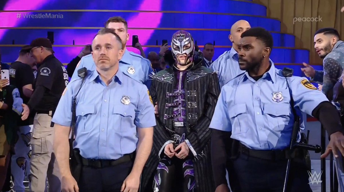 WWEonFOX's tweet photo. Ex-Con Dom! 

@DomMysterio35 #WrestleMania https://t.co/UBdfkrJS1l