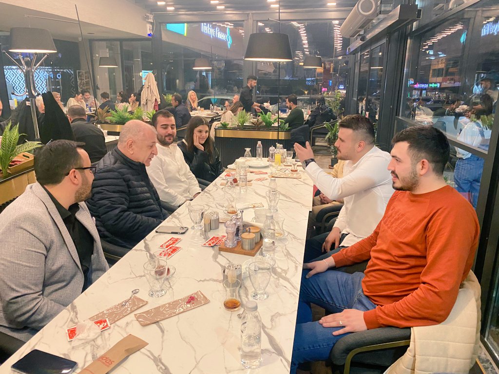 seyitygt's tweet photo. @umitozdag başkanımızı #PidasRestaurant ımızda iftarda ağırladık. İftarın ardından güzel sohbet ve gündem ile alakalı hasbihaller de bulunduk. Mekanımıza teşriflerinden dolayı kendisine Teşekkür ederiz.

@zaferpartisi @DrSinanOgan @MAnilKORKMAZ @uzeyiryigit58
#ZaferPartisi #ÜmitÖzdağ #SinanOgan