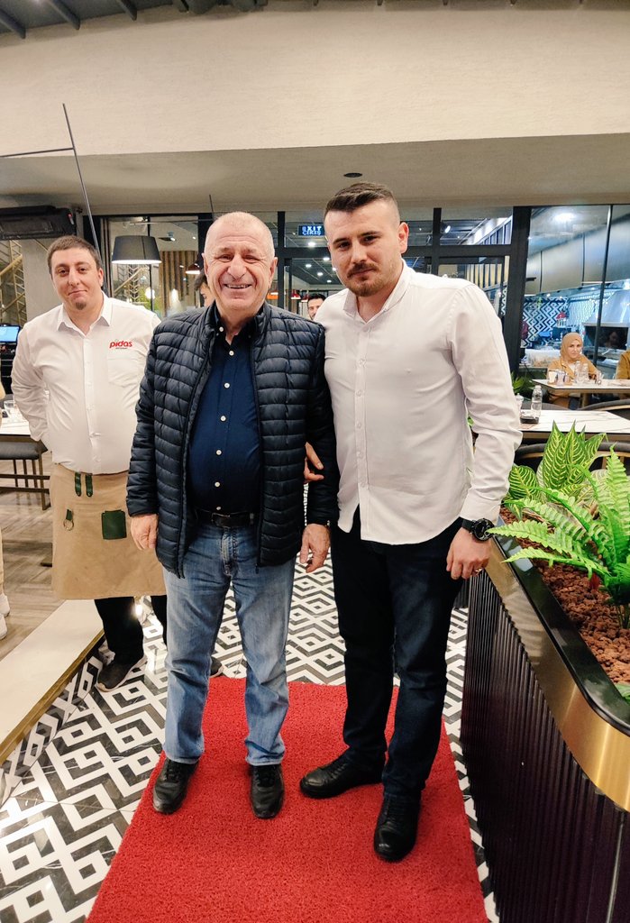 seyitygt's tweet photo. @umitozdag başkanımızı #PidasRestaurant ımızda iftarda ağırladık. İftarın ardından güzel sohbet ve gündem ile alakalı hasbihaller de bulunduk. Mekanımıza teşriflerinden dolayı kendisine Teşekkür ederiz.

@zaferpartisi @DrSinanOgan @MAnilKORKMAZ @uzeyiryigit58
#ZaferPartisi #ÜmitÖzdağ #SinanOgan