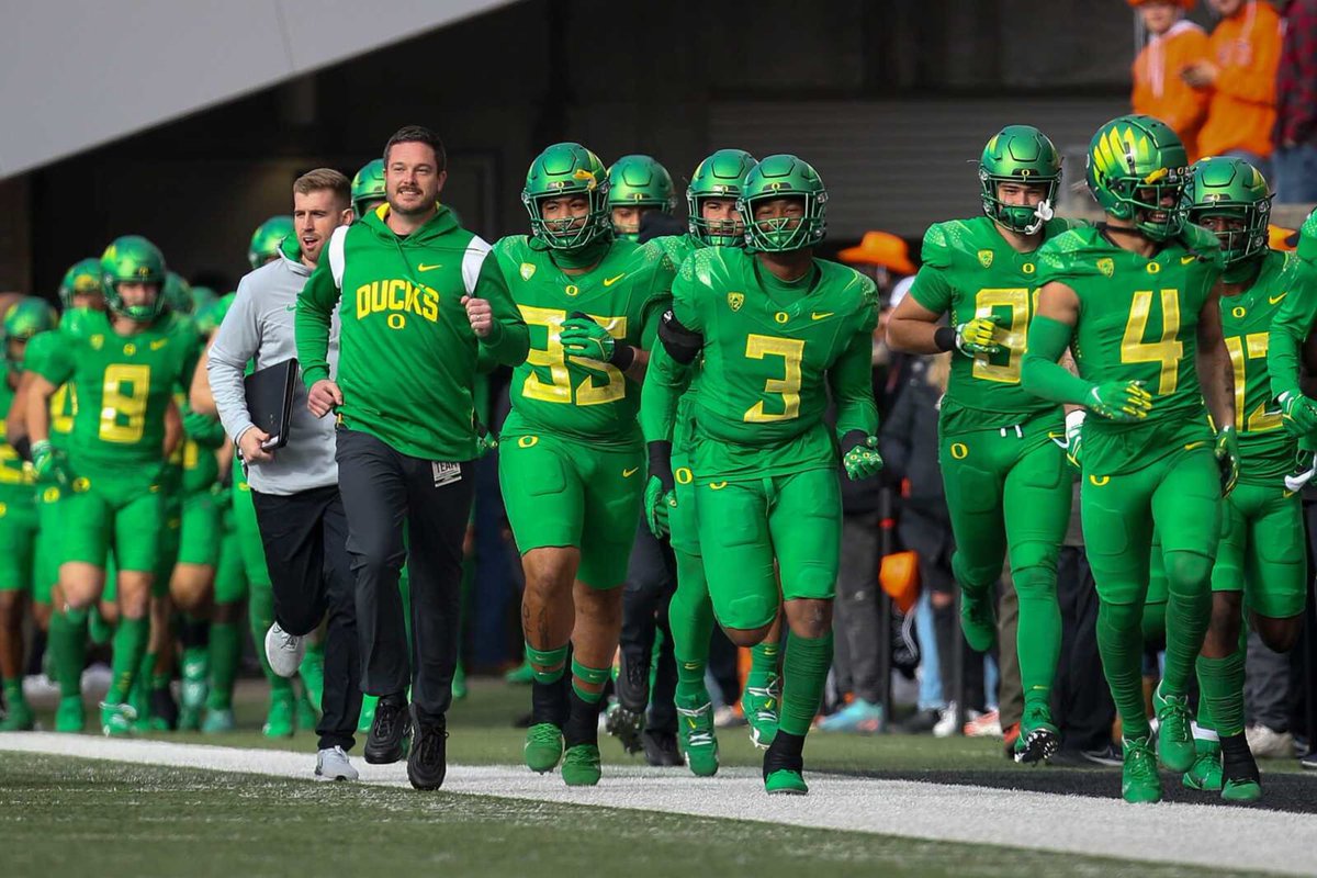 CassideeMiles's tweet photo. WOW!! After an amazing Conversation with Coach @KamranAraghi1 @junioradams13 I’m blessed to receive my FIRST D1 Offer from The University Of Oregon #GoDucks @CoachDanLanning @CoachJackSmith @Locklyn33 @jakekaneda @adamgorney @CoachHovik @JUSTCHILLY @duckscrootin @GregBiggins 🦆 https://t.co/83jORDqsA3