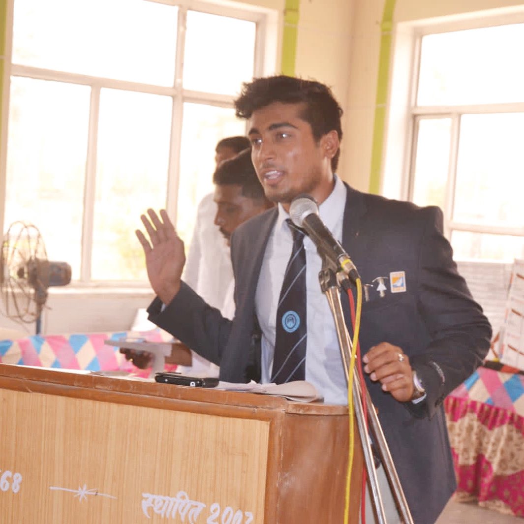 explorewithnsy's tweet image. कोई क्या लगाएगा मेरे बर्दाश्त करने का अंदाज़ा ,मैंने मर जाने जैसा वक़्त भी जी कर गुजरा है । 
.
.
#explorewithnsy #motivationalquotes #sadstatus #sadshayari #athlete #sadlife #struggle #mountaineer #picoftheday #mountaineering #climbing #motivationalspeaker #bepositive