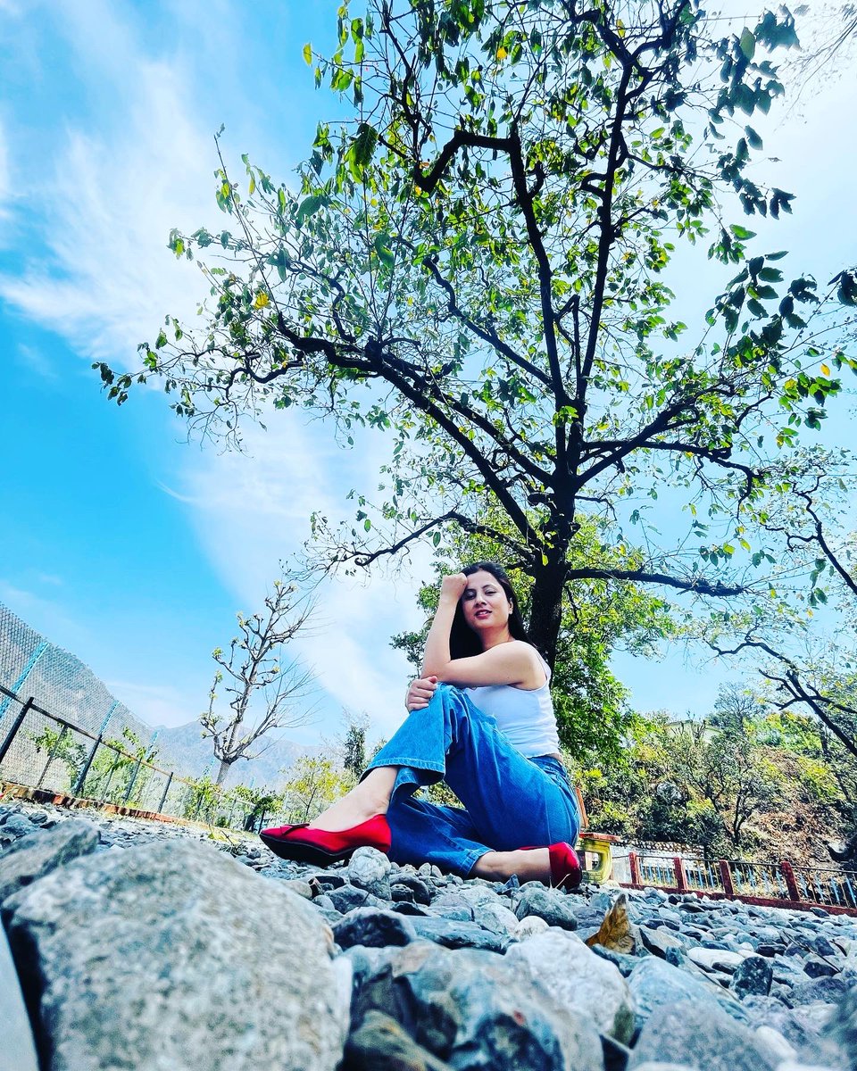 DeepikaaC's tweet photo. Smile😊
It’s free therapy 

#Smile #beautiful #view #peace #Mountain #TwitterBlue https://t.co/gvQmFdlTxF