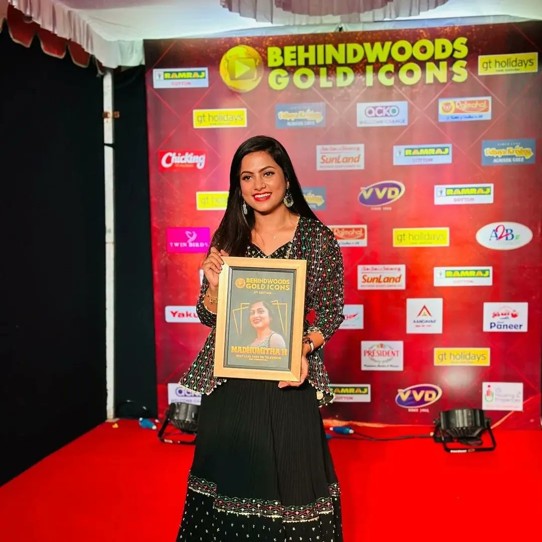 freetimeoff's tweet photo. The stars of your favorite ETHIRNEECHAL serial have won awards in the category of Best lead cost on television at the Behindwoods Gold Icon Awards.
#SunTV #ETHIRNEECHAL #SunTVserial #Behindwoods #GoldIcon #GoldIconAwards #BehindwoodsAwards https://t.co/ZNdgTJTCAo