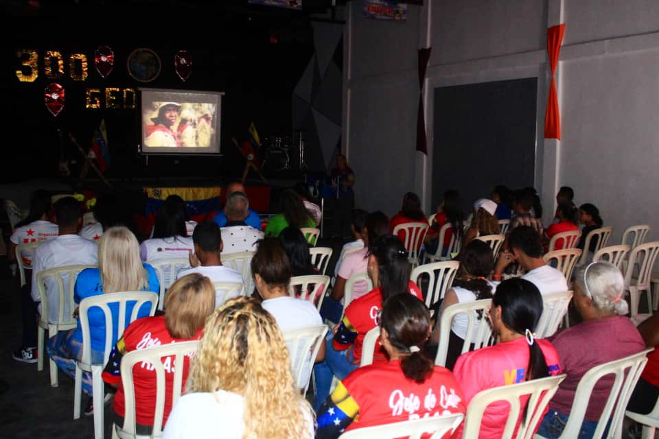johanitakenpo's tweet photo. #1Abr Nuestro presidente @NicolasMaduro nos ha convocado a un debate nacional junto a nuestro pueblo y en las 56 UBCh @PartidoPSUV de #Mariño, nos sumamos a la #OfensivaMoral contra de la corrupción.  Nos ponemos en la primera línea para combatir este flagelo. ¡Vamos pa’ lante! https://t.co/ZoOTuhytNC