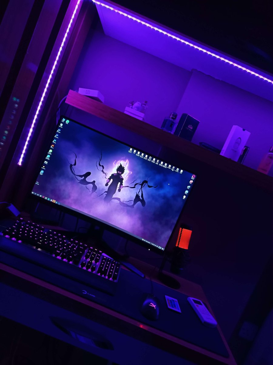 Editing at 5 AM to meet the deadlines 😅

Relatable?