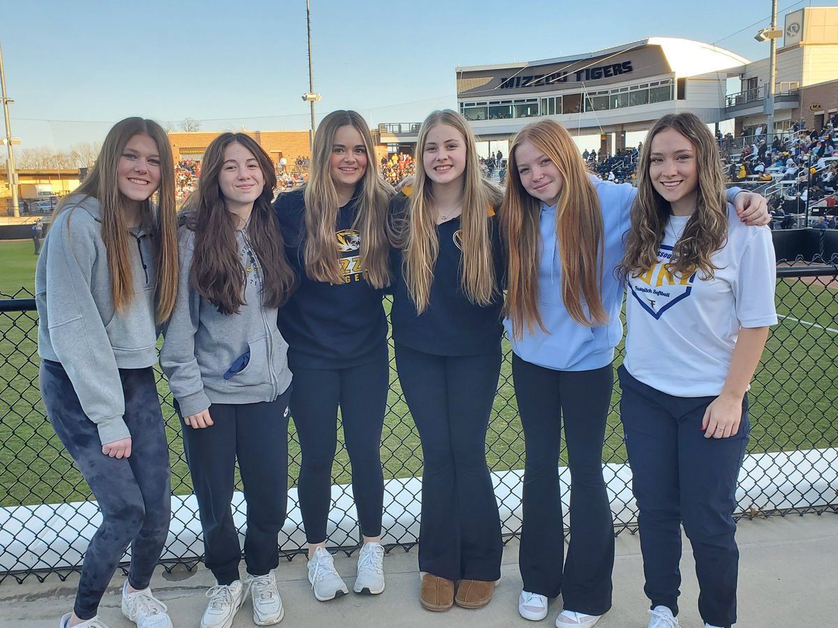 MFury07's tweet photo. Missouri Fury 07 at the Mizzou softball game https://t.co/0y2zjYKmgQ