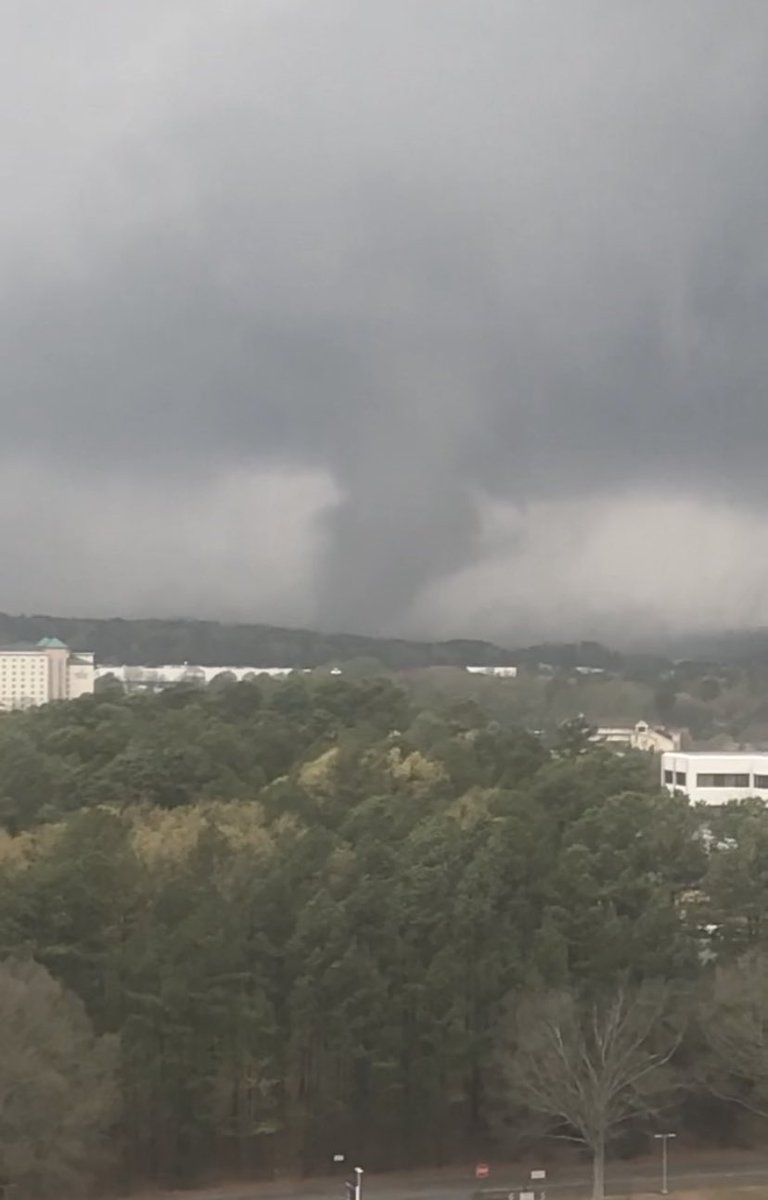 GregYarbrough's tweet photo. New details about the EF3 tornado that hit AR Friday -

-Estimated maximun winds 165 mph (166 is EF4)

-was on the ground for 29.9 miles

-at its peak it was 1.3 miles wide

-was on the ground for 35 minutes

-it started in Little Rock and ended near Austin in Lonoke Co

#ARwx https://t.co/EWgKzKbd8v