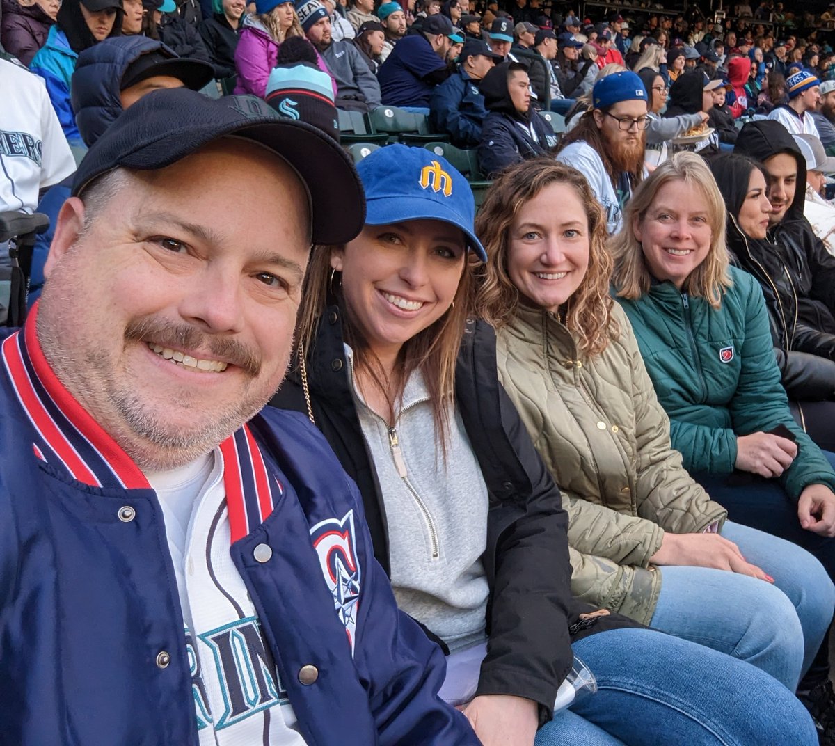 jpankow's tweet photo. Go Mariners!  #SeaUsRise #IAmAlaska https://t.co/QNMrGuMuOX