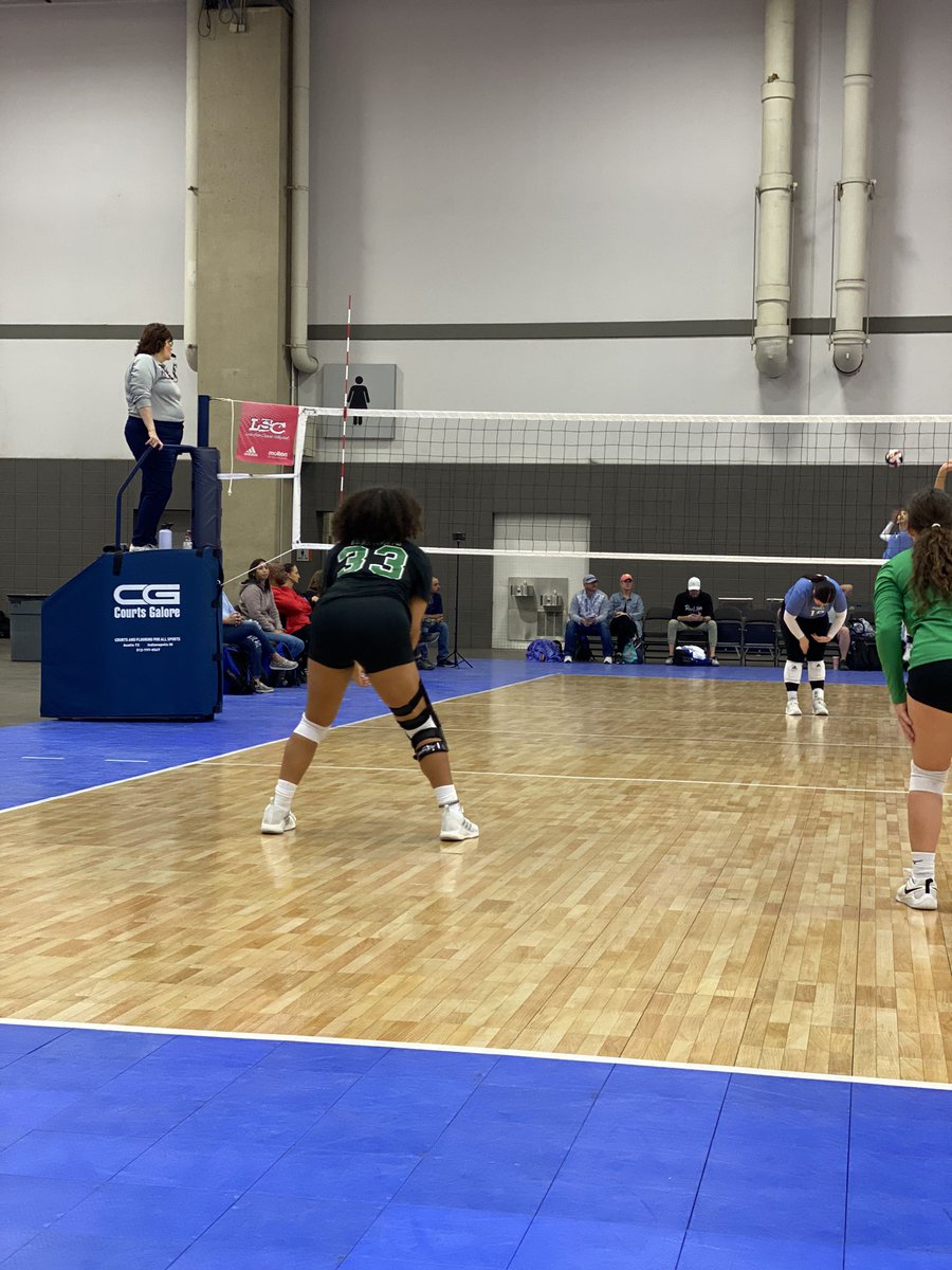 MilayaGraves's tweet photo. Day 1 #LoneStarClassic 🏐 #PAVC #16U #TeamBonding https://t.co/uVqENgwSdO